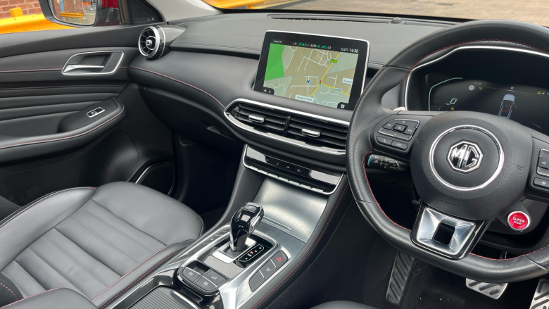 MG Hs 1.5 T-GDI Exclusive 5dr DCT Petrol Hatchback